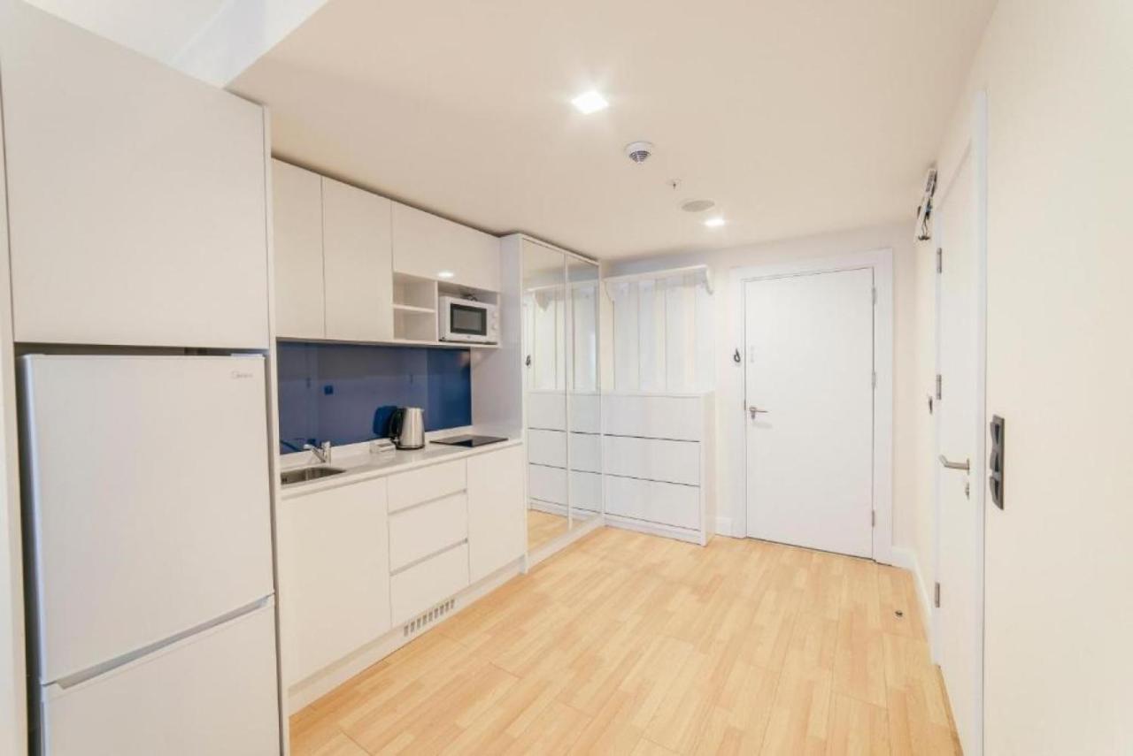 Orbi City Sea Side & Sea View Apartments 巴统 外观 照片
