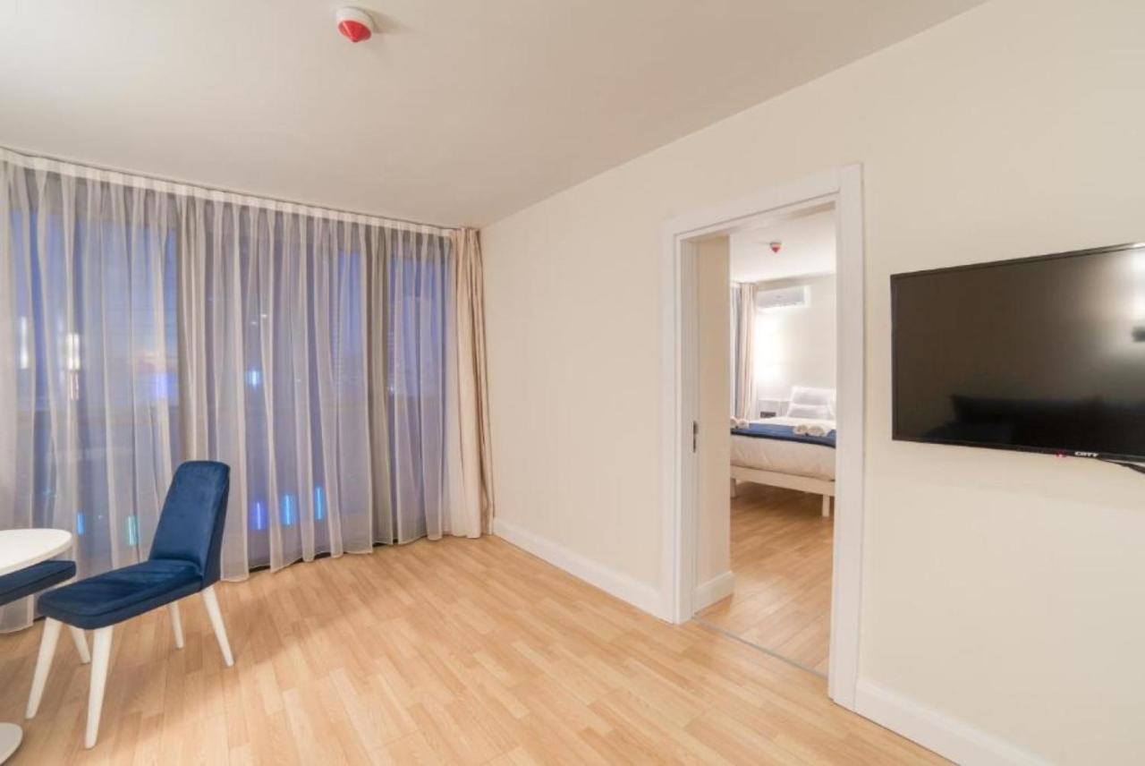 Orbi City Sea Side & Sea View Apartments 巴统 外观 照片