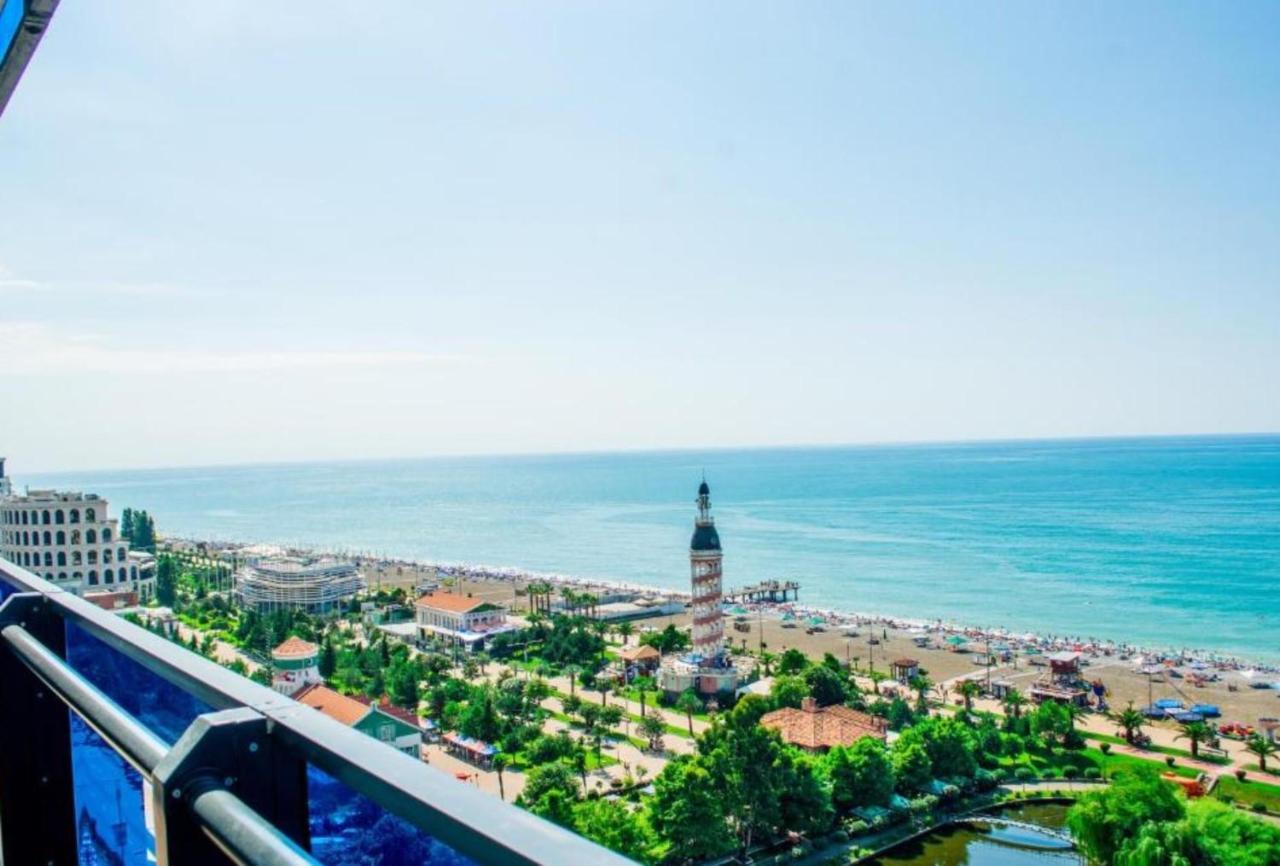 Orbi City Sea Side & Sea View Apartments 巴统 外观 照片