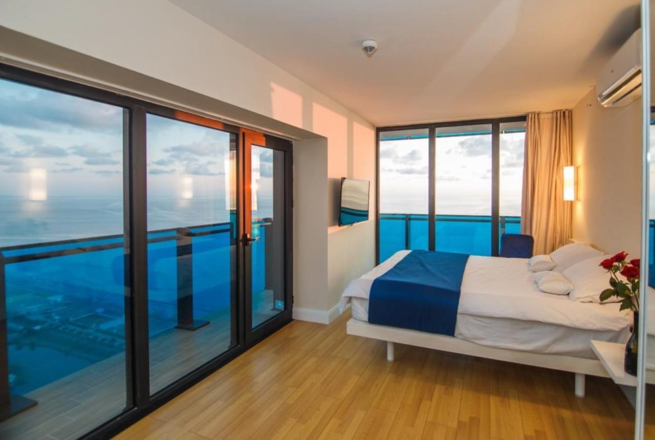 Orbi City Sea Side & Sea View Apartments 巴统 外观 照片
