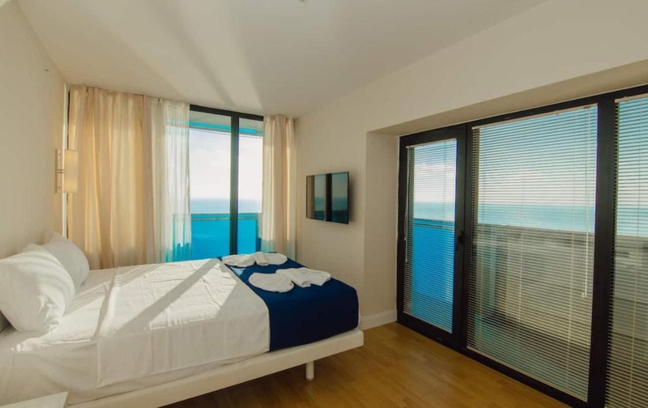 Orbi City Sea Side & Sea View Apartments 巴统 外观 照片
