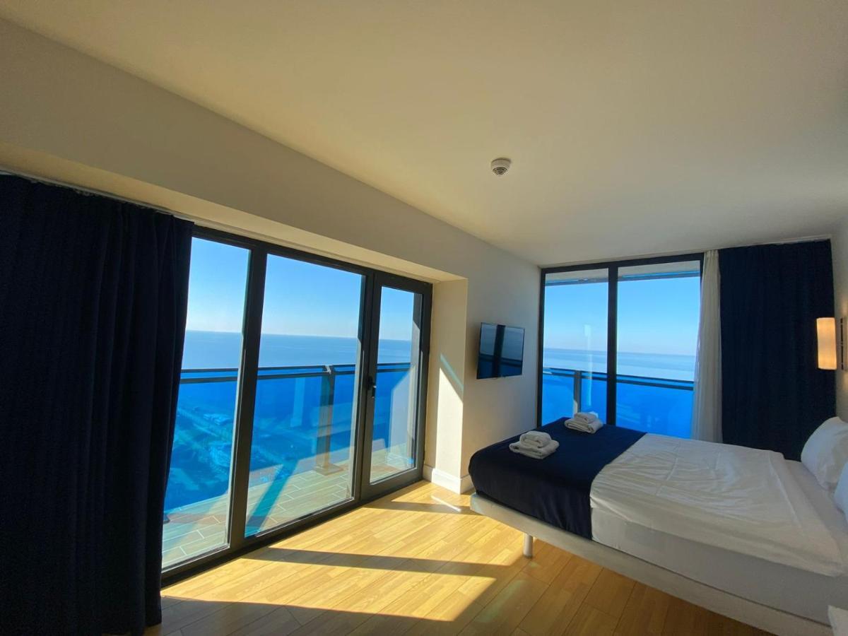 Orbi City Sea Side & Sea View Apartments 巴统 外观 照片