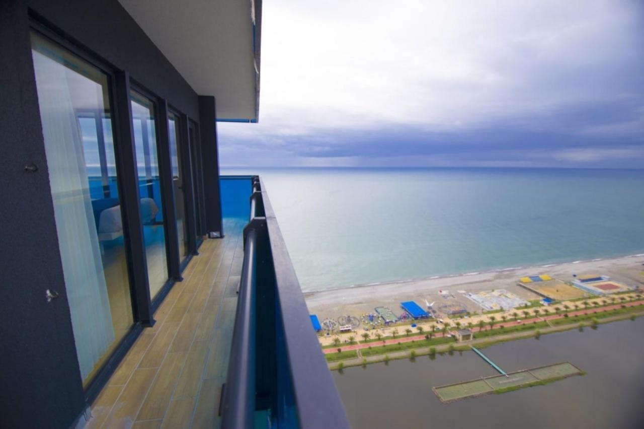 Orbi City Sea Side & Sea View Apartments 巴统 外观 照片