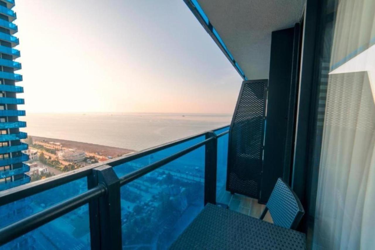 Orbi City Sea Side & Sea View Apartments 巴统 外观 照片