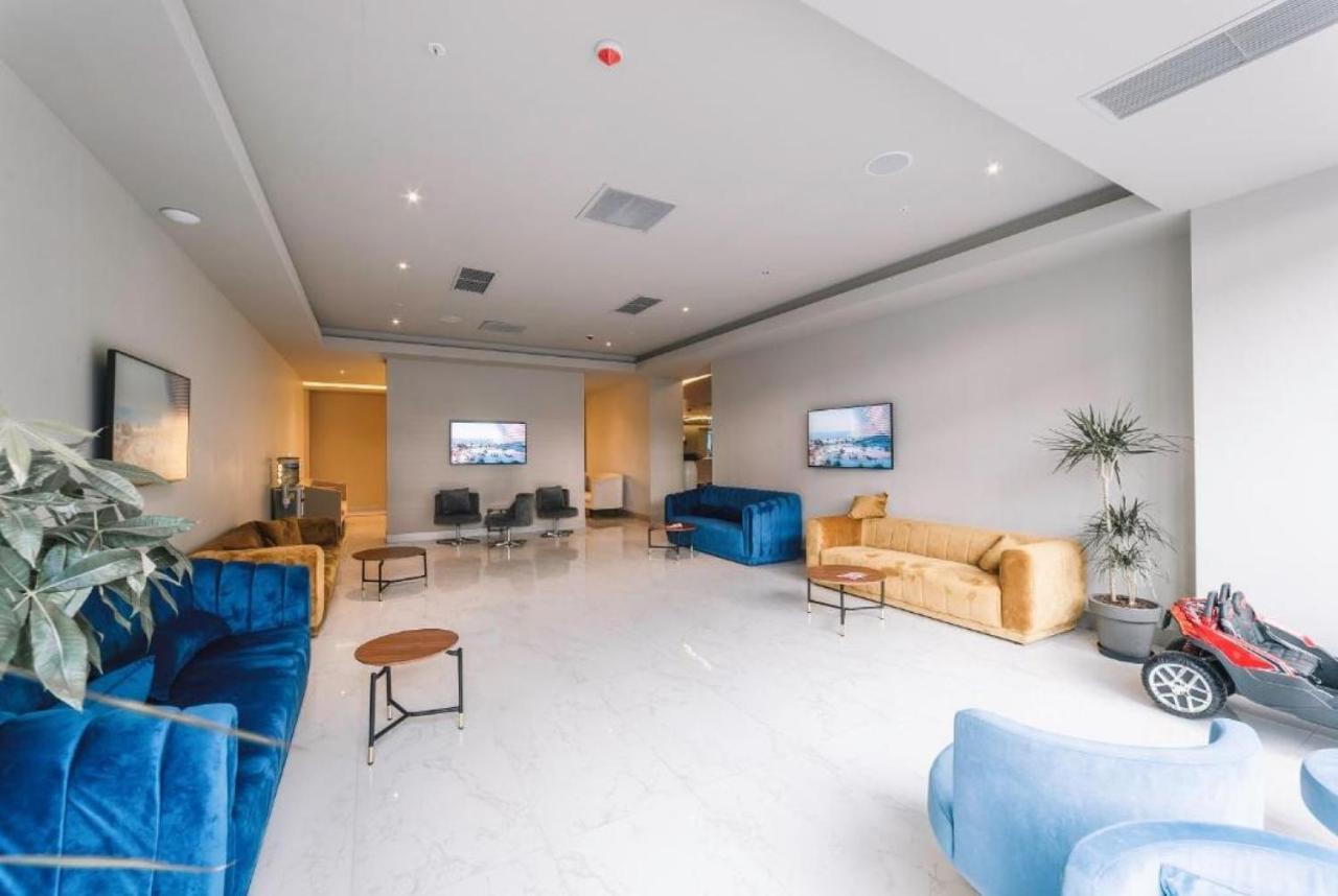 Orbi City Sea Side & Sea View Apartments 巴统 外观 照片
