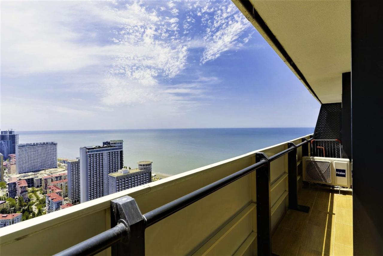 Orbi City Sea Side & Sea View Apartments 巴统 外观 照片