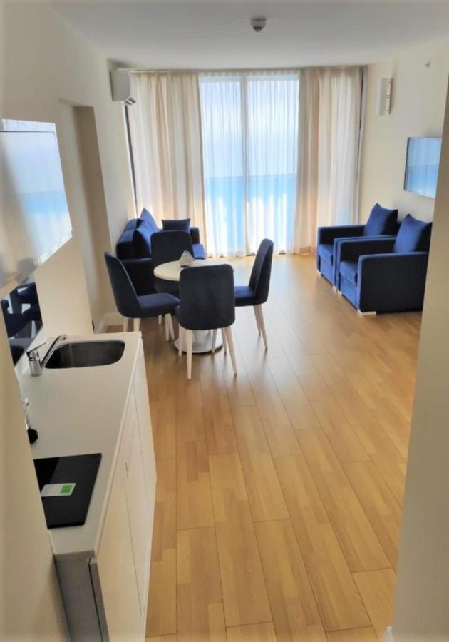Orbi City Sea Side & Sea View Apartments 巴统 外观 照片